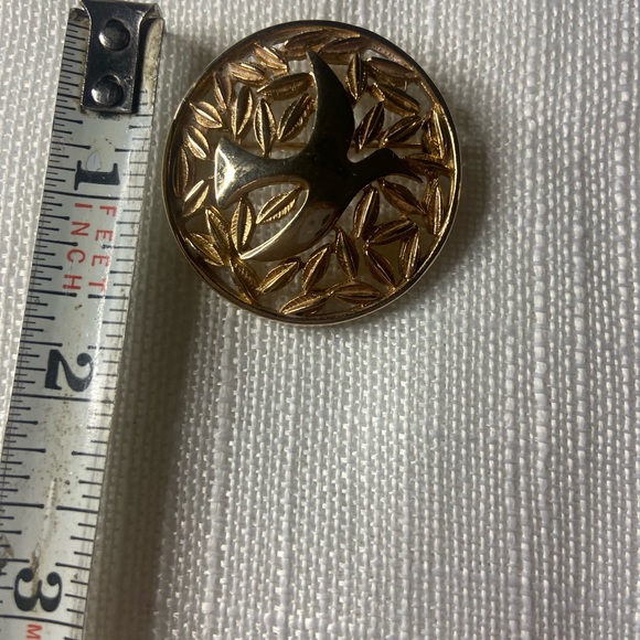 Vintage Michelle Lynn Gold tone Dove Brooch - Picture 2 of 4